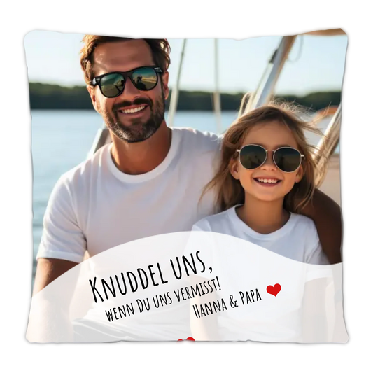 Drück uns, wenn Du uns vermisst | Geschenk Familie | Personalisiertes Kissen Familie mit Text | Knuddel uns