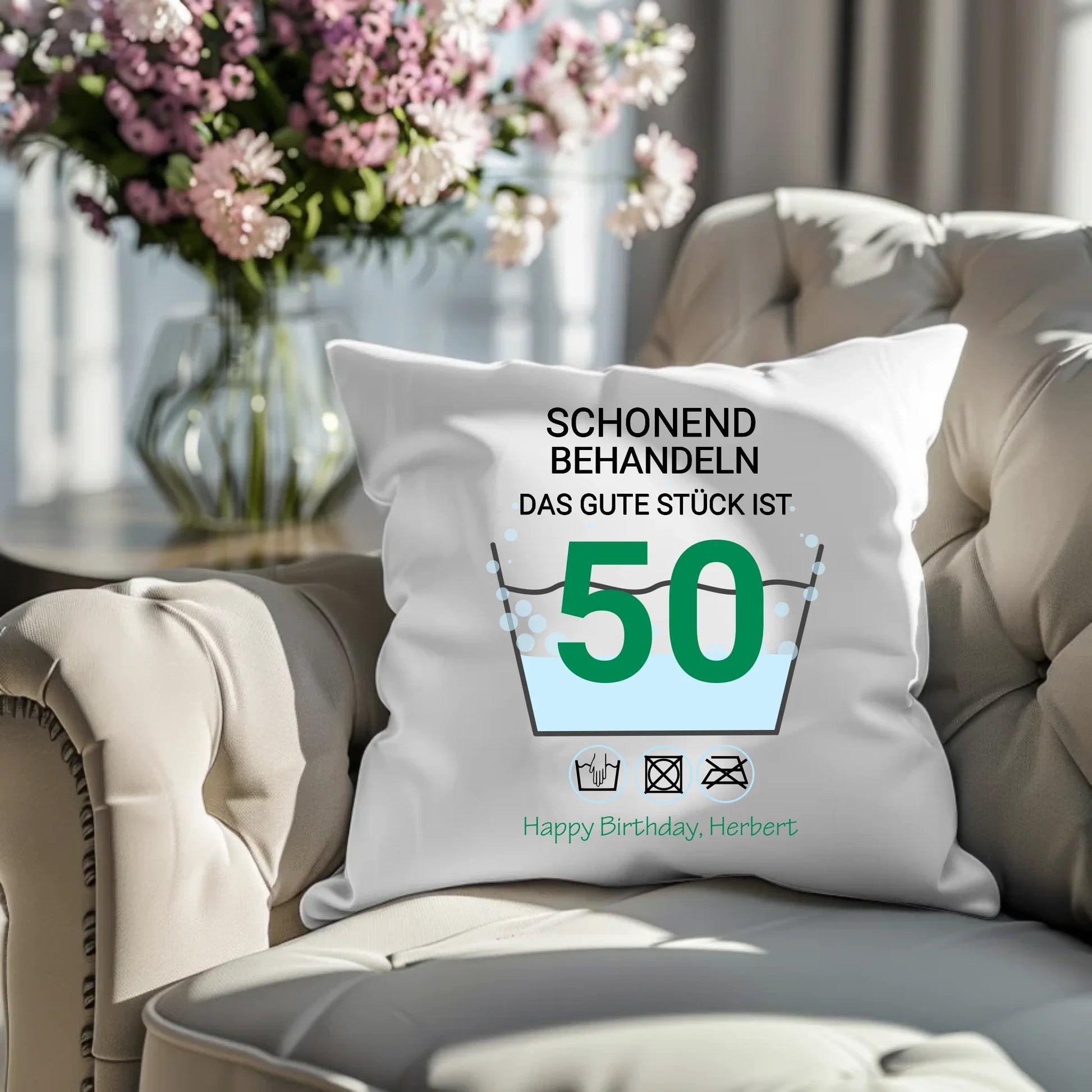 Geburtstageschenk personalisiertes Kissen für alle Jahrgänge, gerade und krumme Zahlen  - Schonend behandeln - das gut Stück ist 35, 40, 50, 60, 70 mit Namen und Foto personalisiert. Geschenkidee Geburtstag  Mama. Papa, Oma und Opa.