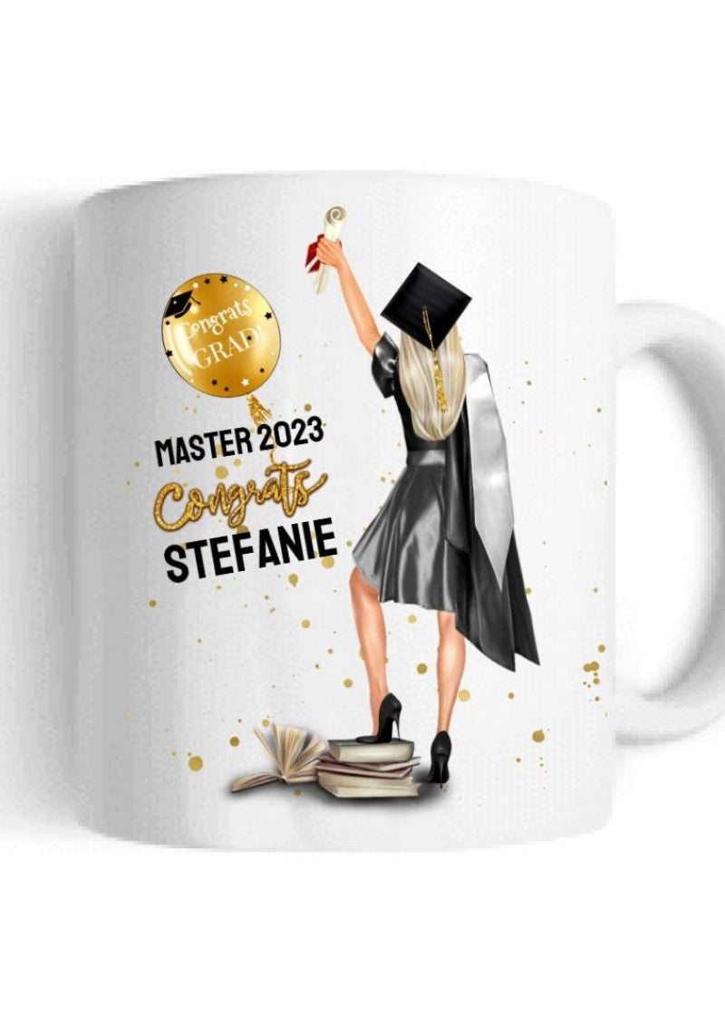 Abschlussgeschenk gesucht? Personalisierte Tassen und Poster Geschenke zum Abitur, Bachelor, Master, Doktor, Uniabschluss und Berufsschulabschluss. Direkt online gestalten.