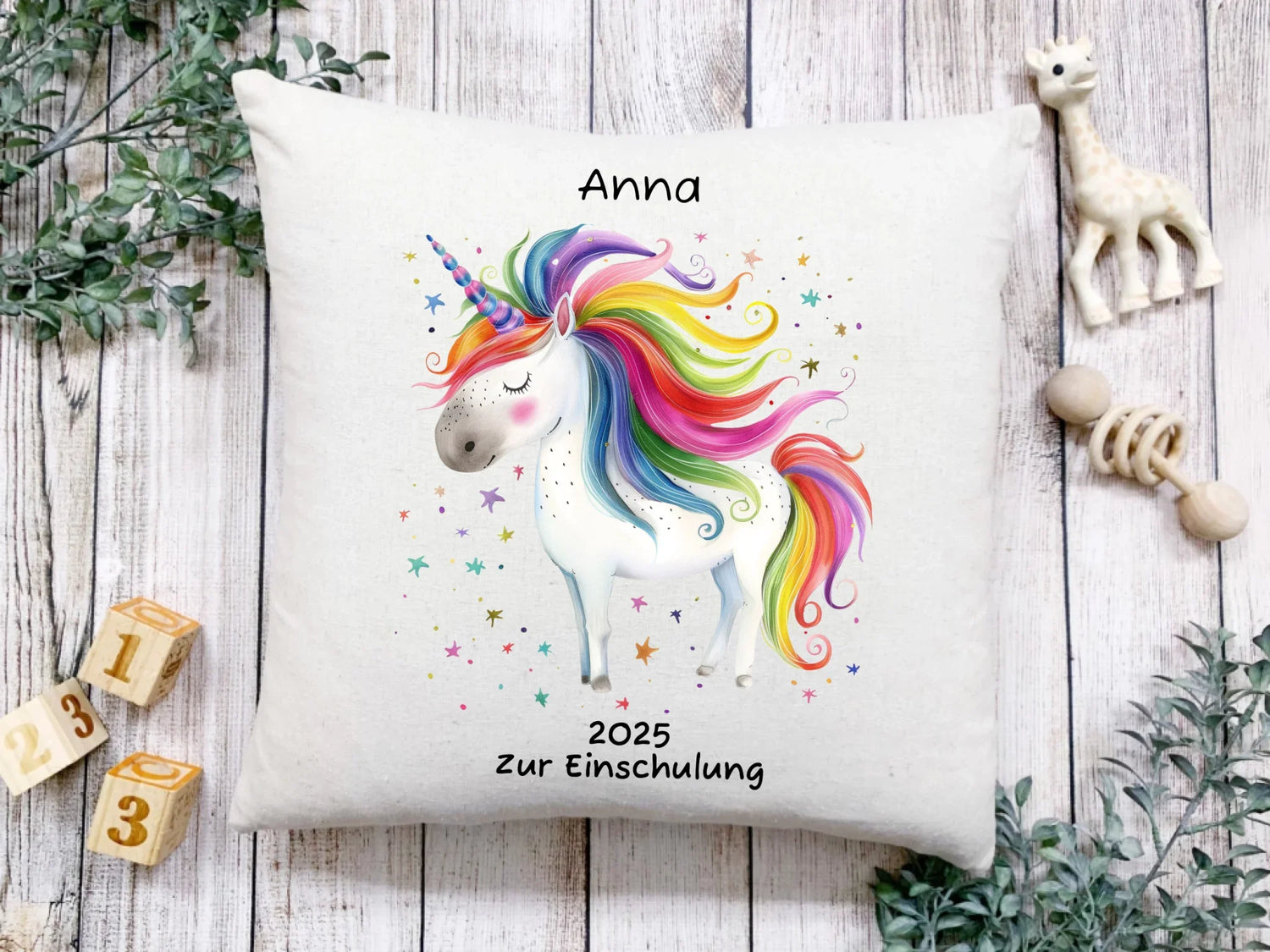 Kuschelige Kinderkissen zur Einschulung mit Namen und Wunschtext.