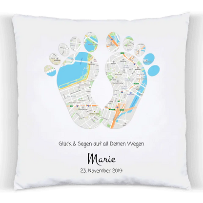 Geburtsgeschenk & Taufgeschenk | Babykissen Geschenk | Babygeschenk Kissen im Koordinaten 
Stadtkarte Design | Füße