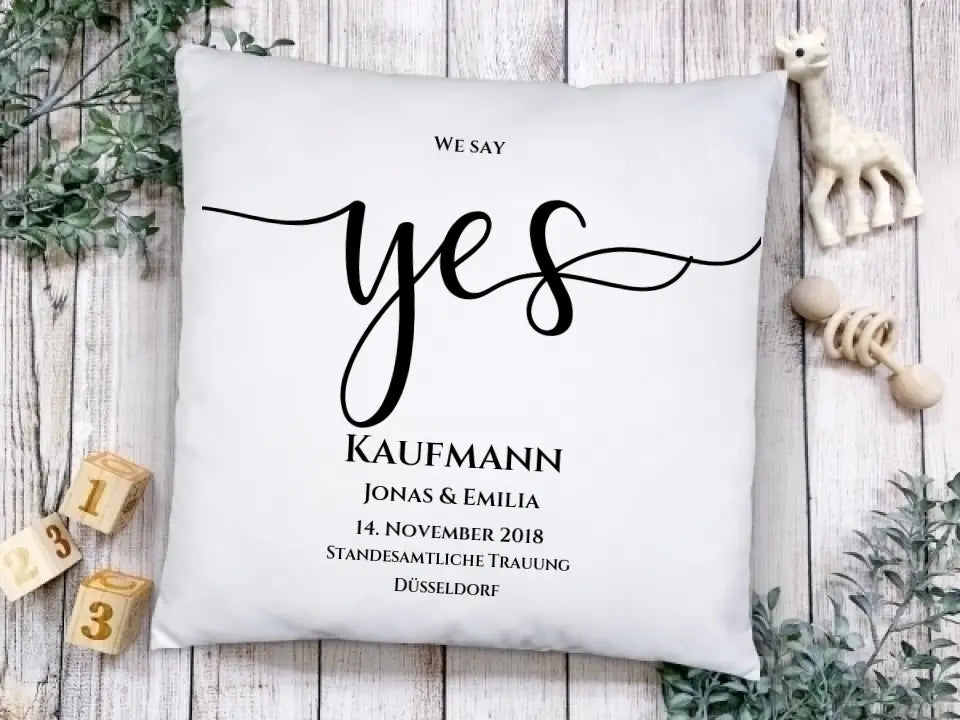 "YES" Kissen Hochzeitsgeschenk | personalisiertes Hochzeitskissen für das Brautpaar | Geschenkidee zur Hochzeit, Hochzeitstag, Valentinstag, Geburtstag
