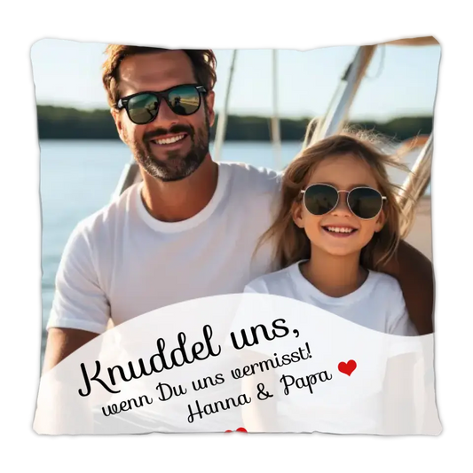 Geschenk Familie | Personalisiertes Kissen Familie mit Text | Knuddel uns | Drück uns, wenn Du uns vermisst.