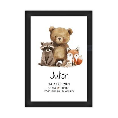 Personalisiertes Kinderposter Geschenk zur Geburt und Taufe - Waldtiere Kinderkissen & Kinderdecke Gerahmtes Poster schwarz Holzflair Schwarz