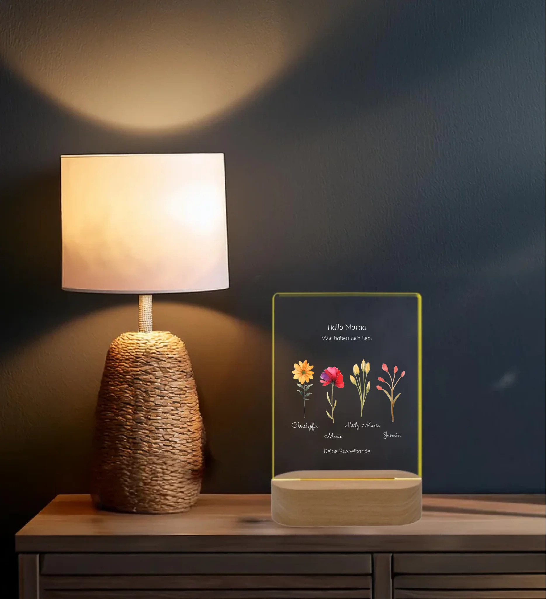 Individuelles LED-Dekolicht "Mamas/Omas Garten" personalisiert mit Blumen und Kindernamen - für Mama, Ehefrau & Oma